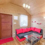 2 Bedroom Cozy In Darlowo Wicie (West Pomeranian)